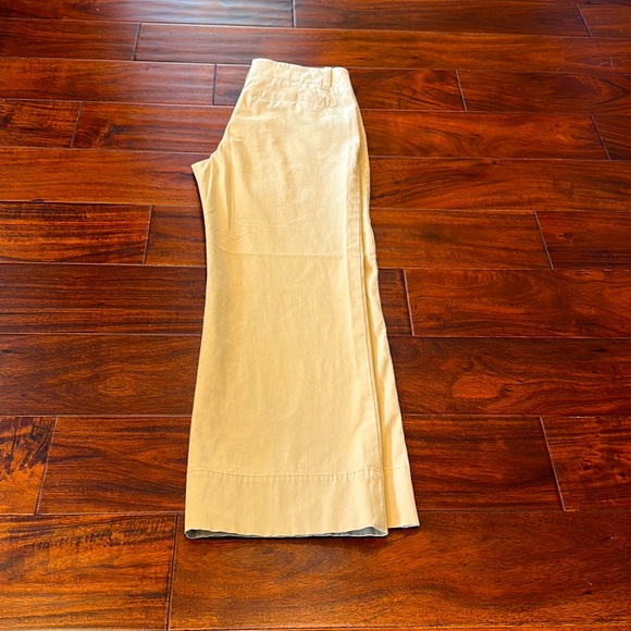 THEORY size 6 cream color capri khakis in new condition - Picture 5 of 5